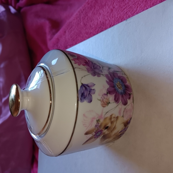 New floral jar with lid Jar - Picture 6 of 8